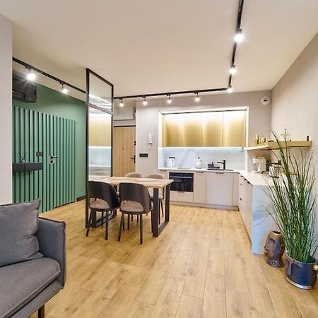 פולניסה-ז'דוז' Laguna Ogrody Pieniawskie 33 Emerald Vip-Z Balkonem מראה חיצוני תמונה